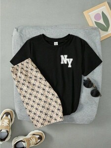 【新品未使用】150㎝ ブラックTシャツ＆オーバープリント柄パンツ　NY　