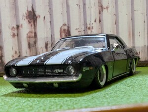 ★1/64トミカサイズ　カマロ　Ｚ28改深リム、ローダウン、★他にも色々出品中!