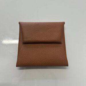 HERMES エルメス バスティア ヴェルソ ゴールド＋ベージュドゥワイマール コインケース