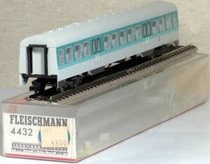 ドイツ鉄道2ドア両開き欧風客車 HOゲージDBデーベーDeutsche BahnフライシュマンFLEISCHMANN16番16.5mm4432白地水色ミント帯2719海外外国EU