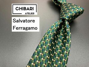 【超美品】Salvatore Feragamo　フェラガモ　ドット柄　ネクタイ　3本以上送料無料　グリーン　0505193