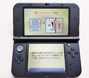 【美品】 Newニンテンドー3DS LL 充電器、箱、説明書あり（おまけも２点）