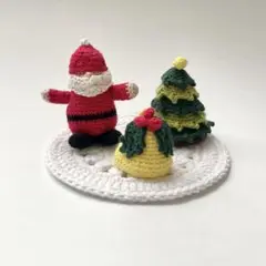 ハンドメイド クリスマス飾り 編みぐるみ サンタクロース ベル ③