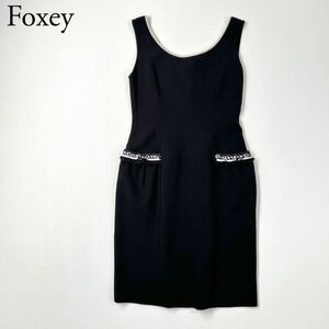 良品 FOXEY BOUTIQUE フォクシーブティック ニットドレス ニットワンピース ノースリーブ フリンジ装飾 レーヨン混 ブラック レディース