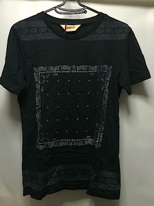 ペイズリーバンダナプリント カットソー Tシャツ 黒 ブラック