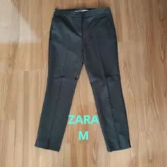 ZARA☆シンプルなパンツ　クロップド丈　ブラック　M