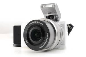 動作品 ソニー SONY α NEX-5T レンズ E 16-50mm f3.5-5.6 PZ OSS SELP1650 白 ミラーレス一眼カメラ フラッシュ 充電ケーブル付 管K6878