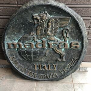 madras ロゴ　エンブレム　展示用