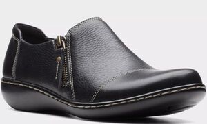 送料無料 Clarks 25.5cm ブラック スニーカー ジッパー 軽量 コンフォート ウェッジ フラット トレック バレエ サンダル ローファー AAA271