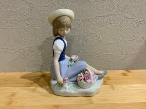 LLADRO リヤドロ 1287 花を摘む少女 アンティーク レトロ 絶版 リヤドロ 陶器 人形 置物 花摘み 中古品