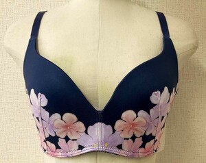 CR14323 IB⑥【特価】新品 ブラジャー E75 ネイビー 有名ブランド 花柄 ノンワイヤー 脇高 刺しゅう 3/4カップ 華やか 訳あり レディース