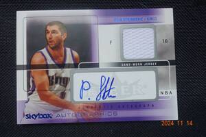 Peja Stojakovic 2004-05 SkyBox Autographics Autographs Jerseys #07/53