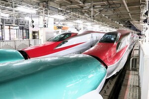 ◆[11-43]鉄道写真:JR E6系新幹線の並び◆2Lサイズ