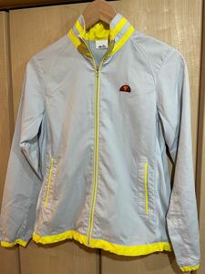 ellesse エレッセ　ウインドブレーカー Mサイズ