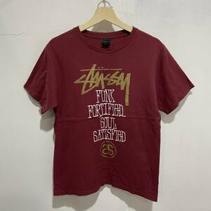 ☆送料無料☆STUSSY☆ステューシー☆プリントTシャツ☆メンズS☆エンジ☆ストリート☆B22