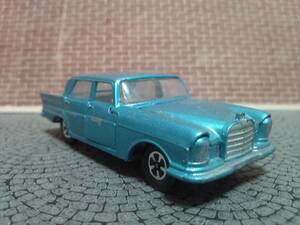 【中古品】 1/63 MERCEDES-BENZ 220 SE 