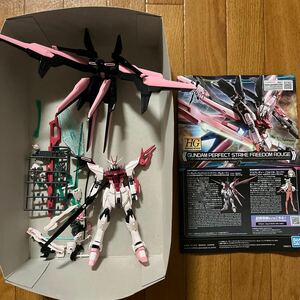 HG 1/144 ガンダムパーフェクトストライクフリーダムルージュ 墨入れ完成品 余剰パーツ完備 