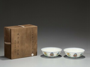 古びた蔵『明 成化年製 陶磁器 鬥彩蓮托八寶紋宮碗一対』陶芸 染付 置物 擺件 賞物 古美術 骨董 中国古玩