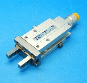 MHZ2-10DNW　平行開閉形エアチャック標準タイプ　SMC　ランクA中古品