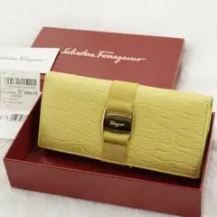 新品未使用品　箱付き　Salvatore Ferragamo 長財布　ヴァラ