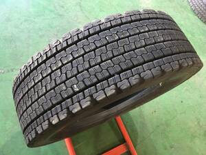 x968-4-1 ☆245/70R19.5 BS Ｗ900 中古1本！2019年製 ブリヂストン スタッドレス 残溝9ｍｍ♪ k40