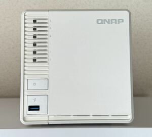 【中古動作品】QNAP単体モデル 3ベイ NAS QTS最新版搭載 クアッドコア1.4GHz 2GB RAID5対応 TS-328 SSD 512GB×2