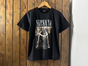 新品★NIRVANA　カートコバーン　フォトプリントTシャツ★ニルヴァーナ/ロックバンド/ミュージシャン/27クラブ