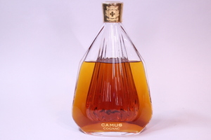 p-2564 未開栓古酒　CAMUS　カミュ　MARQUISE　マルキーズ　バカラクリスタル　コニャック　ブランデー　700ｍL