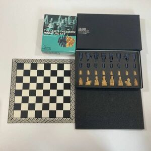 【極美品】希少 レア　海洋堂 ルイス島のチェス 駒盤 セット THE LEWIS CHESSMEN MINIATURE SET 大英博物館