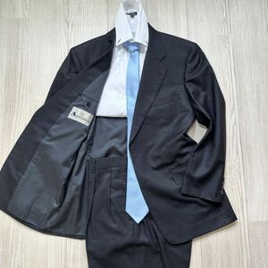 滑らかな着心地　アクアスキュータム★Aquascutum　96AB5（L程度） ダークグレー　セットアップ　スーツ　2B　総裏　メンズ