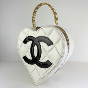 【美品☆シール有り3番】CHANEL シャネル　ハート　ハンドバッグ　バニティバッグ　黒　ブラック　白　ホワイト　エナメル　ココマーク　