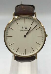 Daniel wellington　Water Resistant 3ATM 文字盤ゴールド　ユニセックス　UW-343