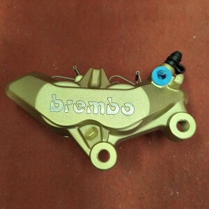 ブレンボ　brembo　ゴールド　キャリパー　新品　Axial　 4Pキャリパー　GLD　キャスト　右用　６５mm 　ピッチ　4PAD