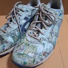 asics 地図柄 スニーカー