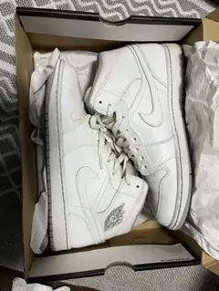 ナイキ　AIRJORDAN 1 エアジョーダン1 ミッド ホワイト ウルフグレー