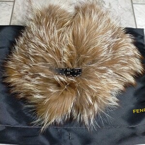 極極美品 FENDI フォックスファーティ ペット マフラー セレリアステッチレザーベルト 保存袋付き