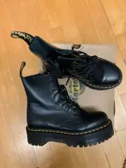 【雷市場（ポンジャン）商品韓国直送】 DR. MARTENS(ドクターマーチン) ジェイドン 39 付属品完備 新品