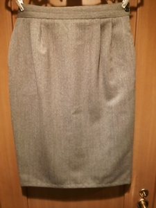 NUOVA CITTA　ウール１００　ツイード　スカート　送料２３０円