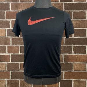 NIKE ナイキ【L】ロゴ入り Tシャツ カットソー 半袖 トップス 