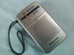 動作品★Panasonic RF-P70　FM/AMコンパクトラジオ 　ワイドFM受信OK