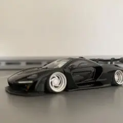 McLaren Senna ミニカー 1/64 黒 カスタム