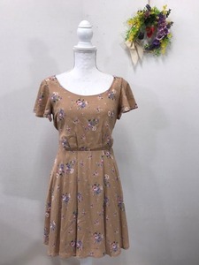 559　レディース　【　dazzlin　】　半袖かわいいワンピース　　サイズ:Ｍ　 色：ベージュ花柄