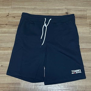 【TOMMY JEANS】 トミージーンズ USA正規品 メンズハーフパンツ ポケット付き 裏起毛生地 ストリート HIPHOP スタイリッシュ 紺〈2XL〉