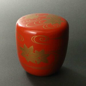 【丸藤】田崎昭一郎 竜田川蒔絵朱大棗 共箱（茶道具 漆芸 工芸 秋 紅葉 季節 茶器 薄茶 抹茶 お薄器 朱漆 輪島塗 紫綬褒章 茶事 茶会 ）