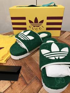 GUCCI× adidasコラボ　サンダル　トレフォイルロゴ