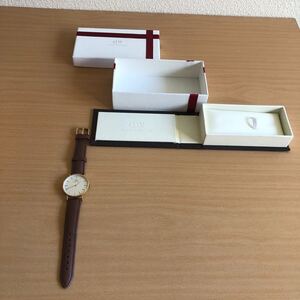 670-0678 Daniel Wellington ダニエルウェリントン メンズ レディース 腕時計 革ベルト クオーツ Classic B36R8 電池切れ　動作未確認