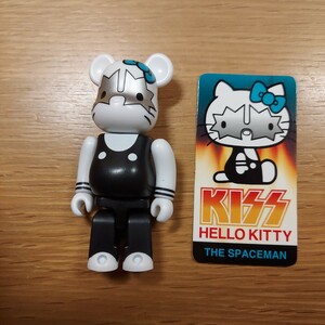 ベアブリック　BE@RBRICK　シリーズ25　キュート　CUTE 裏　HELLO KITTY　ハローキティ「KISS」カード付き　青