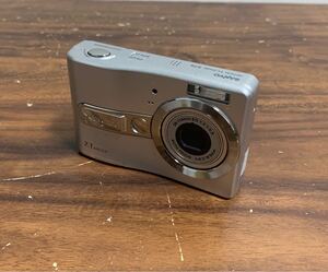 【美品】SANYO サンヨー OPTICAL 3×ZOOM S75 7.1MEGA コンパクトデジタルカメラ デジカメ カメラ 家電 シルバー 三洋