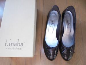 美品★t.inaba★3375 グレーのエナメルバレエシューズ★24.5㎝