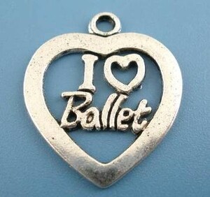 1個メタルチャームI Love Ballet（アンティークシルバーカラー）アクセサリーパーツ25mm×21mm